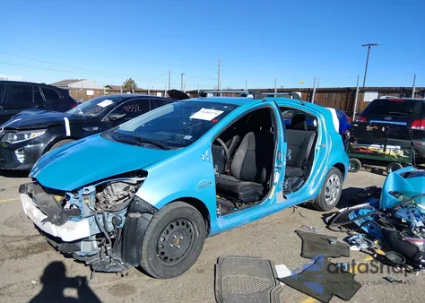 2015 Toyota Prius C Four/One/Three/Two z USA, uszkodzony, nr VIN JTDKDTB39F1086496